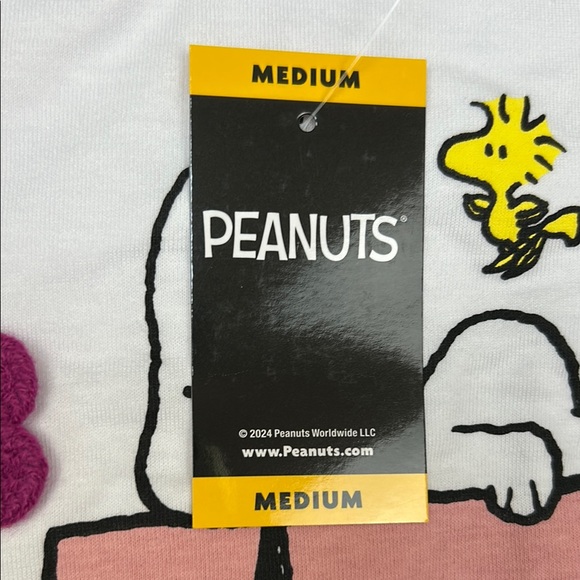 Comfy and cute Snoopy with crochet flowers top NWT! Size M - Picture 12 of 14